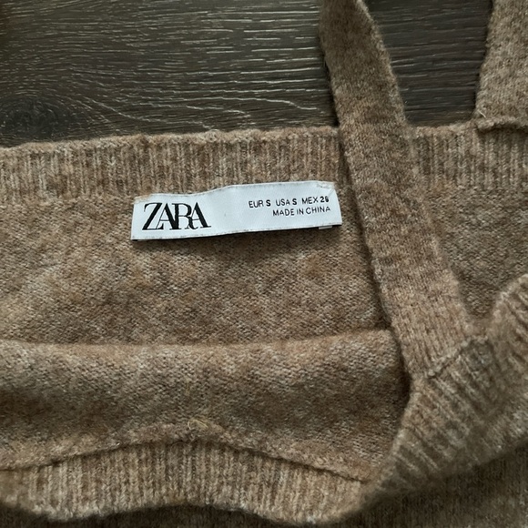 Zara Fuzzy Crop Top - Picture 3 of 3